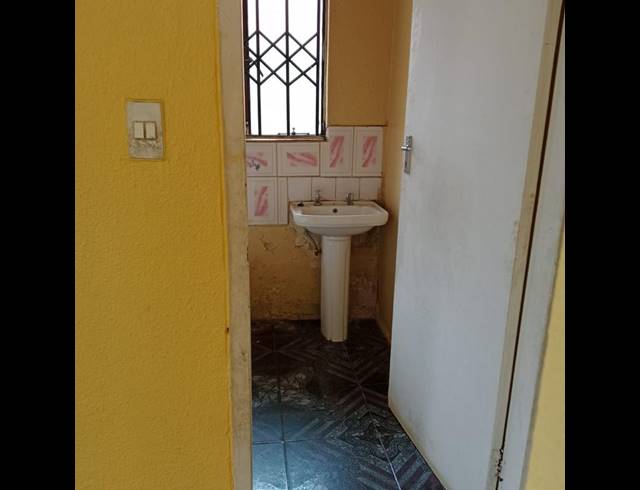 2 BEDROOM PROPERTY TO RENT IN PROTEA GLEN